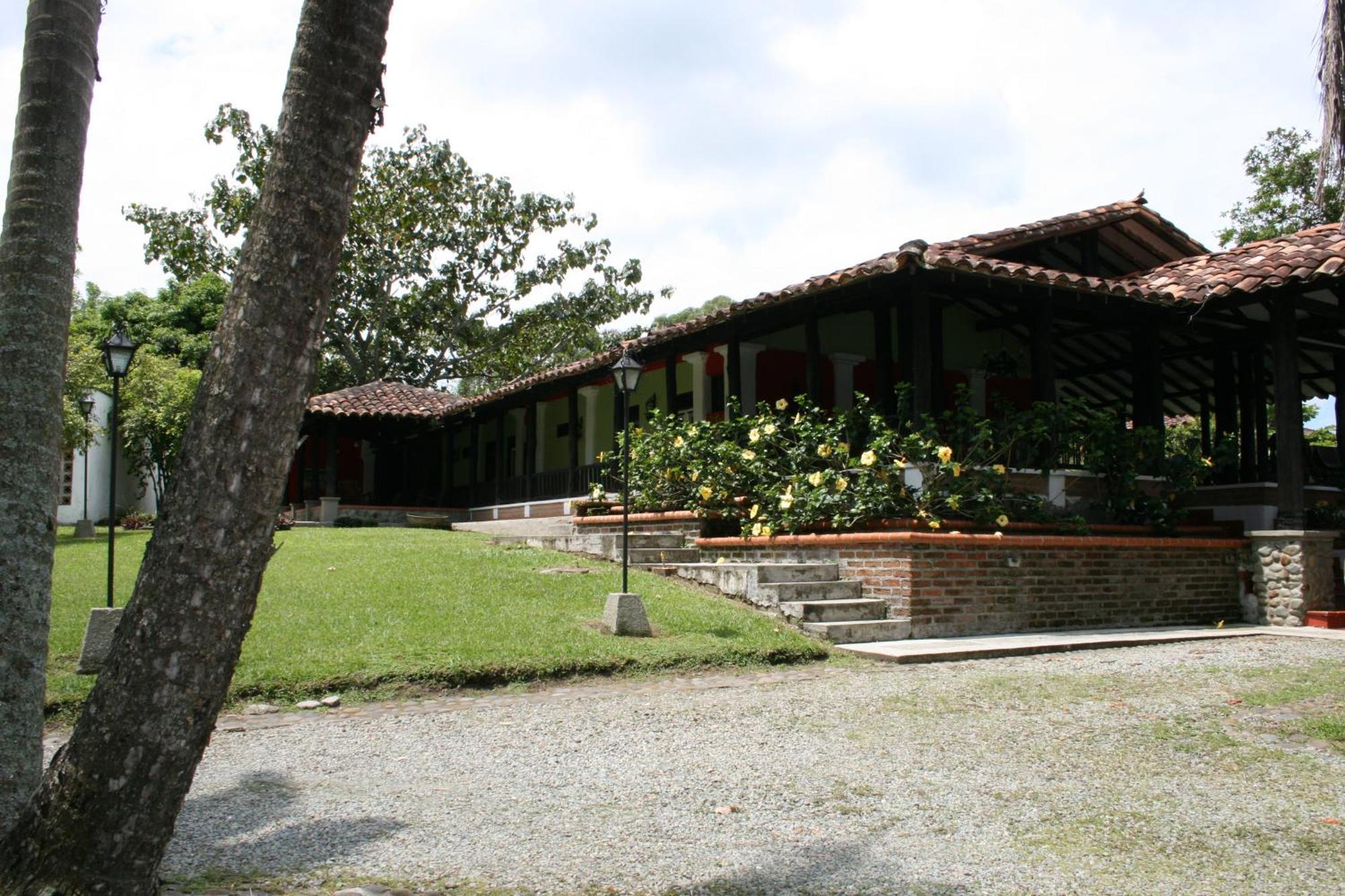 Finca Hotel La Esperanza Монтенегро Экстерьер фото