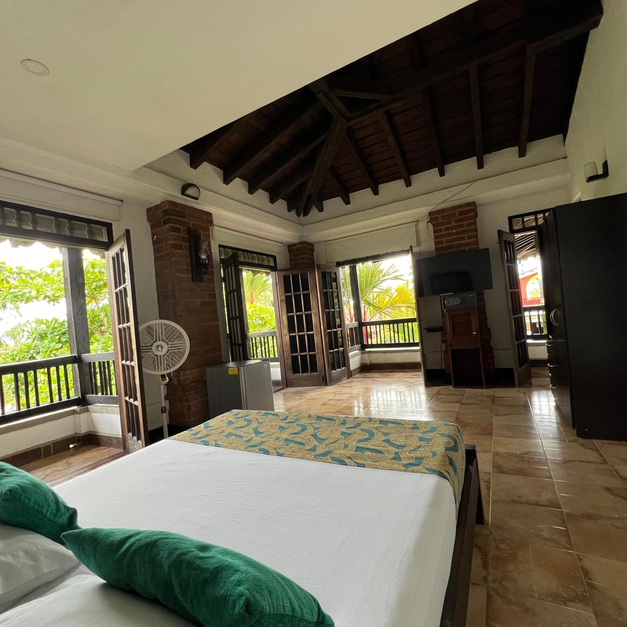 Finca Hotel La Esperanza Монтенегро Экстерьер фото