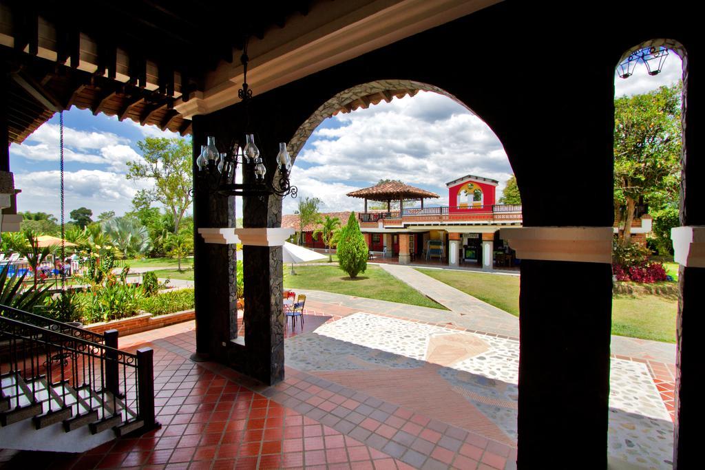 Finca Hotel La Esperanza Монтенегро Экстерьер фото